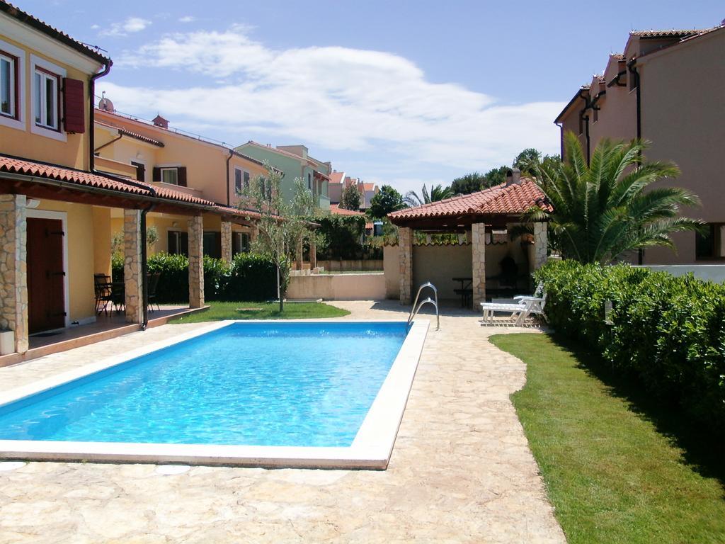 Oliva Holiday Apartment Banjole Bagian luar foto