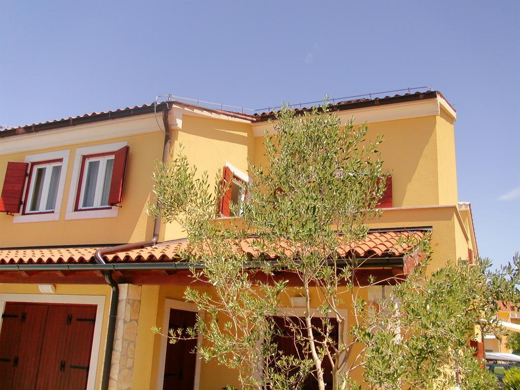 Oliva Holiday Apartment Banjole Bagian luar foto